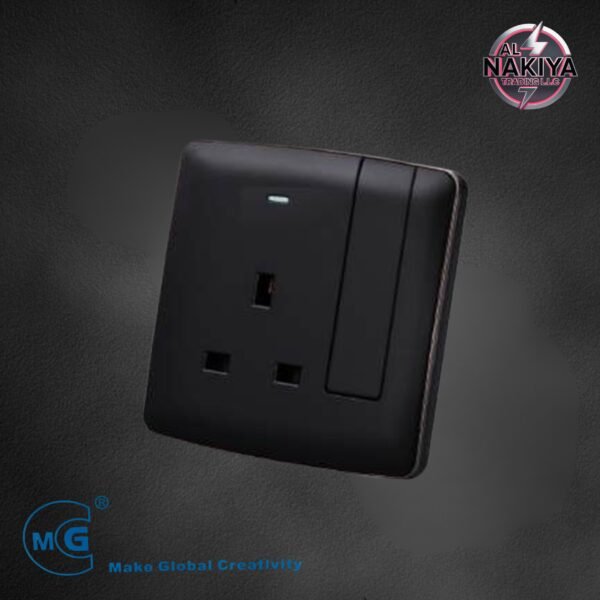 13A SOCKET WITH SWITCH AND NEON (BIG BUTTON) BLACK + SILVER